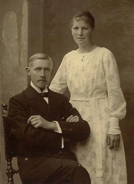 dop_broumlllop_begravning_mm_1921-03-26_helge_nilsson_o_ester_karlsson.jpg